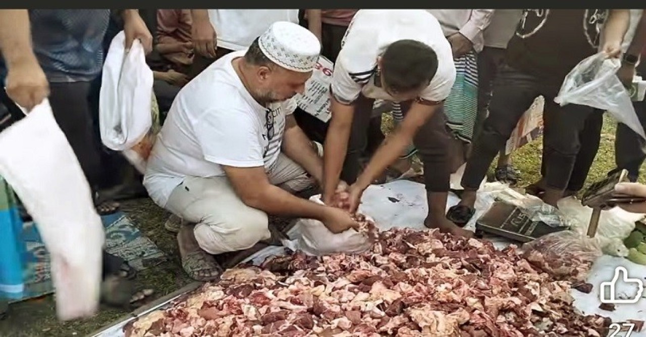 লাকসামে কেনা দামে ১১শত কেজি গরুর গোস্ত বিক্রি