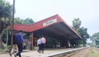 শতবর্ষী খিলা রেলস্টেশনটি ১৮ বছর ধরে বেহাল